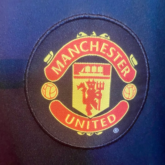 Manchester United Training Jersey - Picture 3 of 5